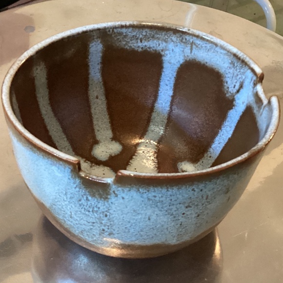 STUDIO POTTERY LARGE NOODLES BOWL/DECOR BOWL/PLANTER - Picture 2 of 8